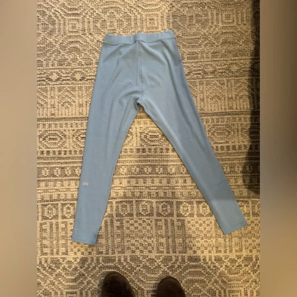 NWHT ALO YOGA SOLD OUT DENIM KNIT LEGGINGS - Picture 2 of 4